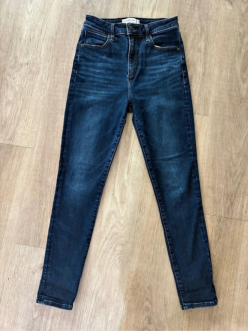 Abercrombie & Fitch Curve Love Skinny Jeans in Blue Waist 26 Like New